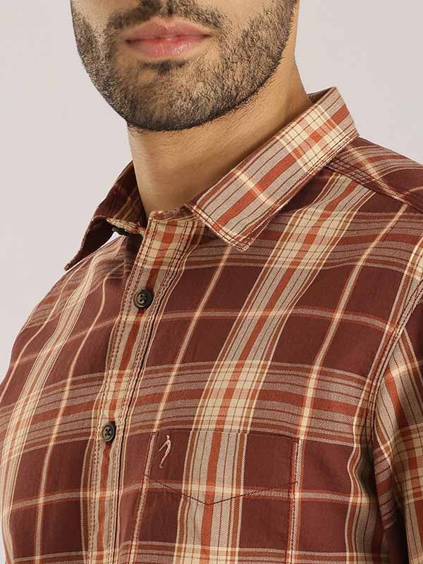 Indian Terrain Men Checkered Maroon Shirt